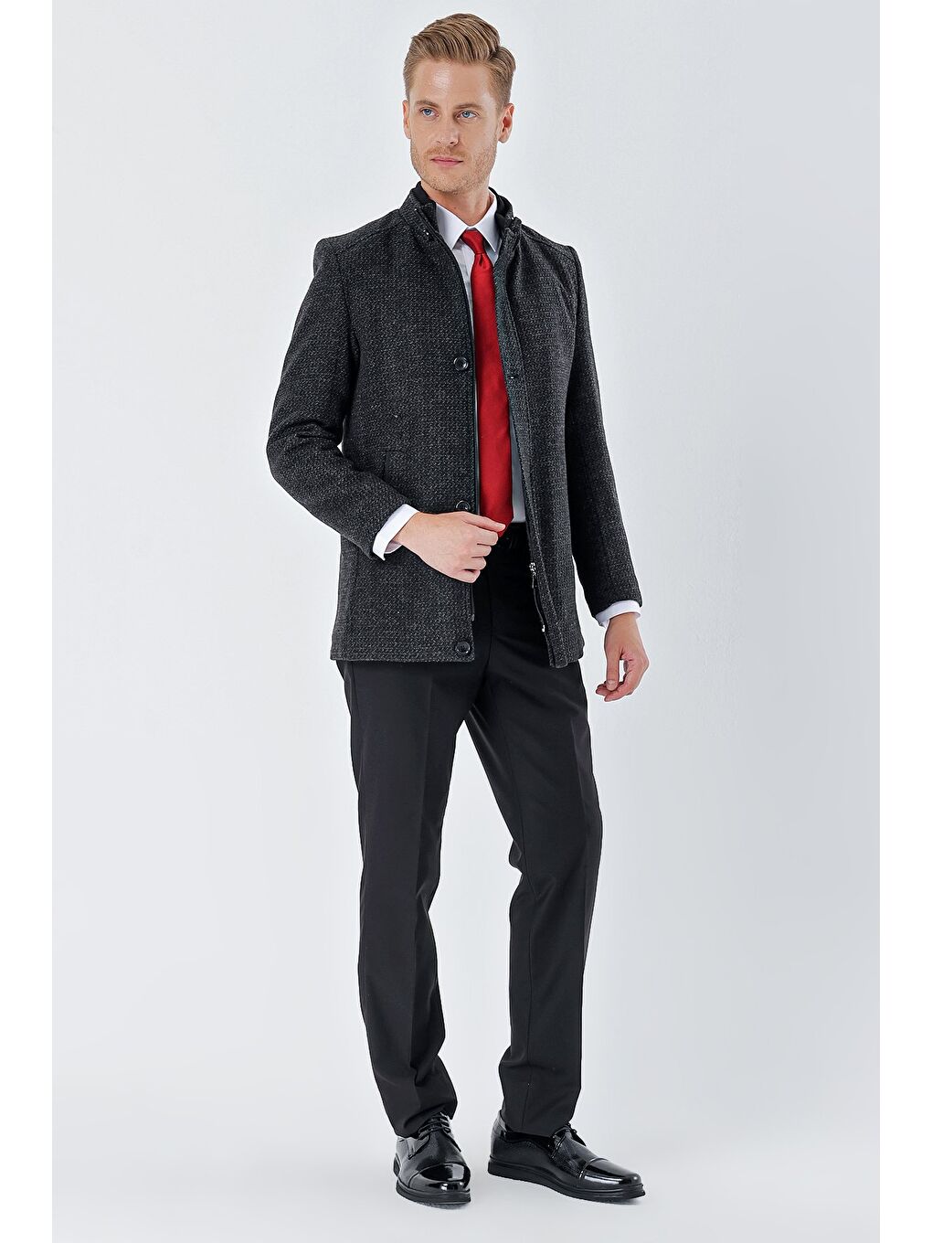 Siyah Kaşe Hakim Yaka Desenli Yırtmaçlı Astarlı Slim Fit Dar Kesim Klasik Kaban 1008235151-4