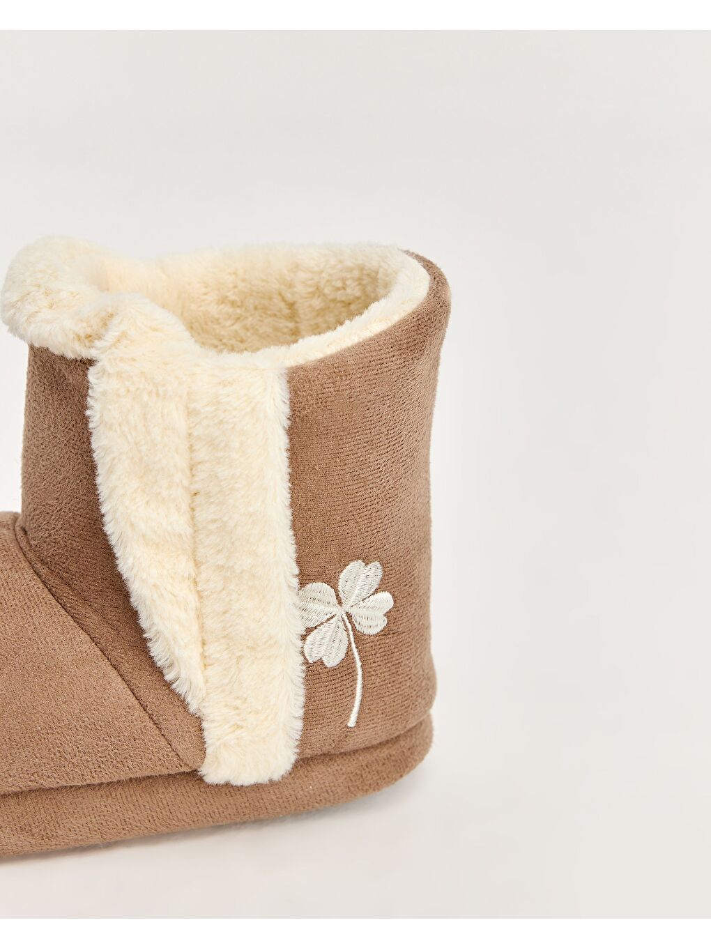 Bej Kadın Yonca Detaylı Panduf - YONS-1