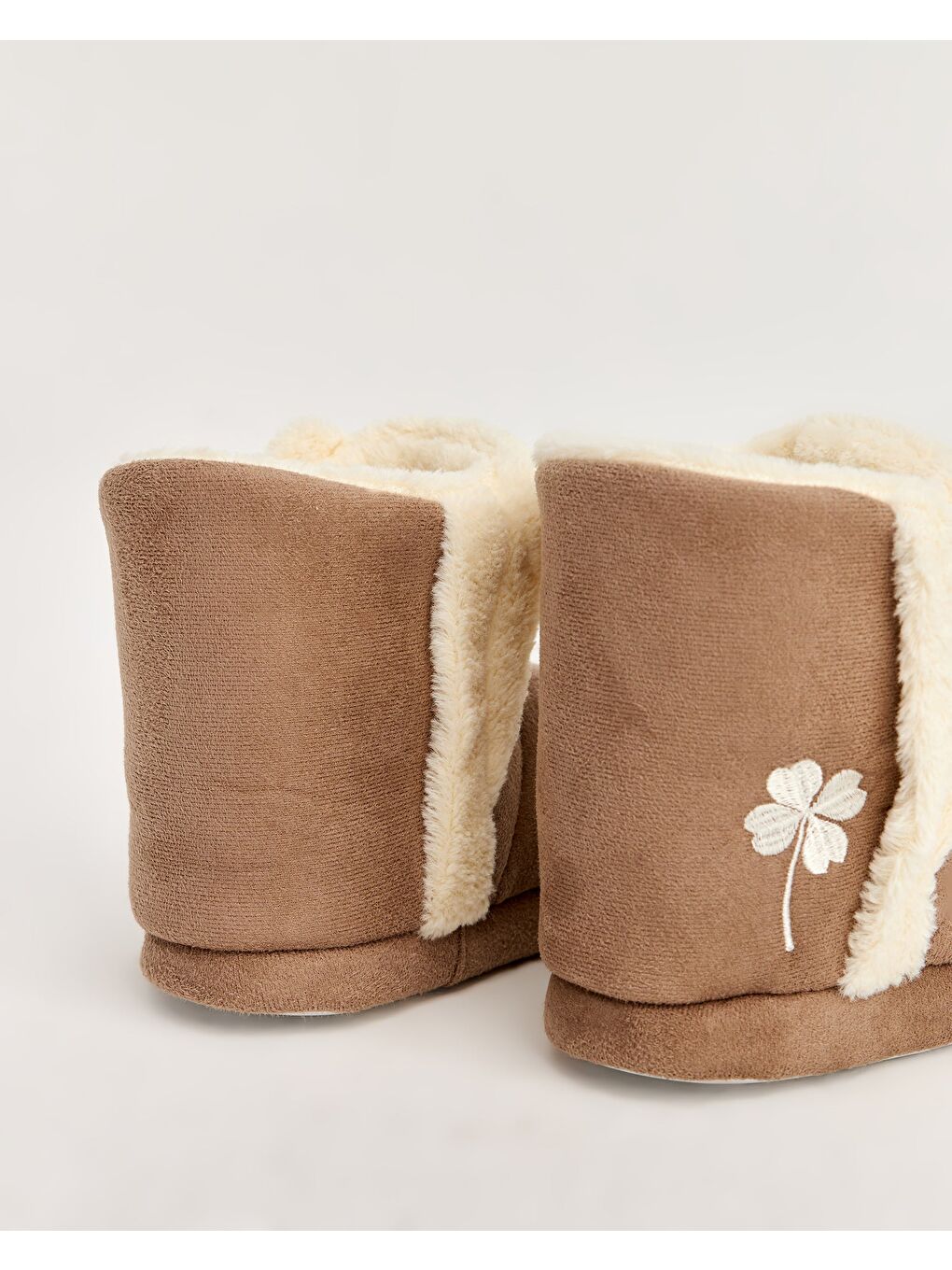 Bej Kadın Yonca Detaylı Panduf - YONS-2