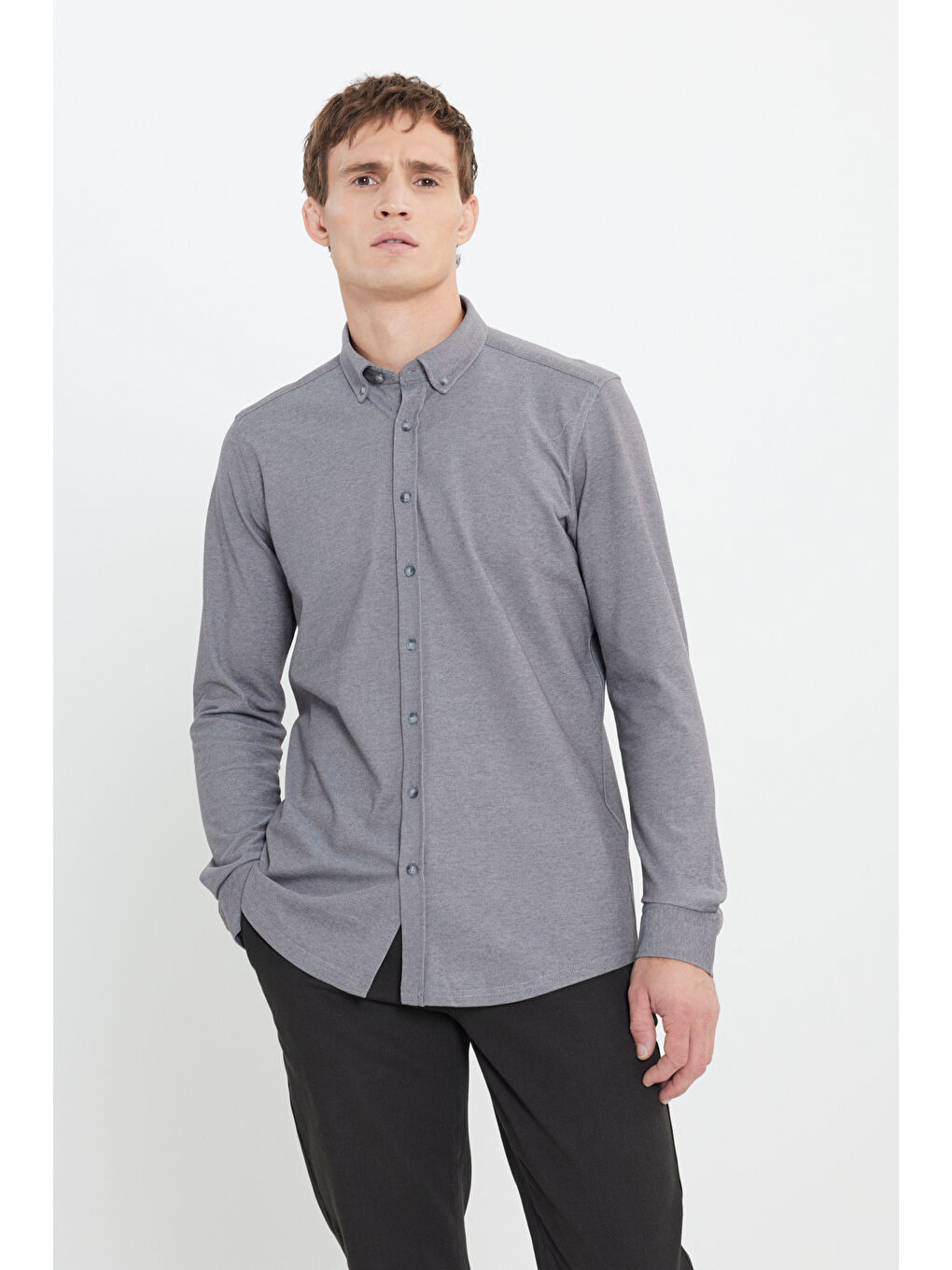 Erkek Gri Pamuklu Örme Slim Fit Dar Kesim Düğmeli Yaka Gömlek-3