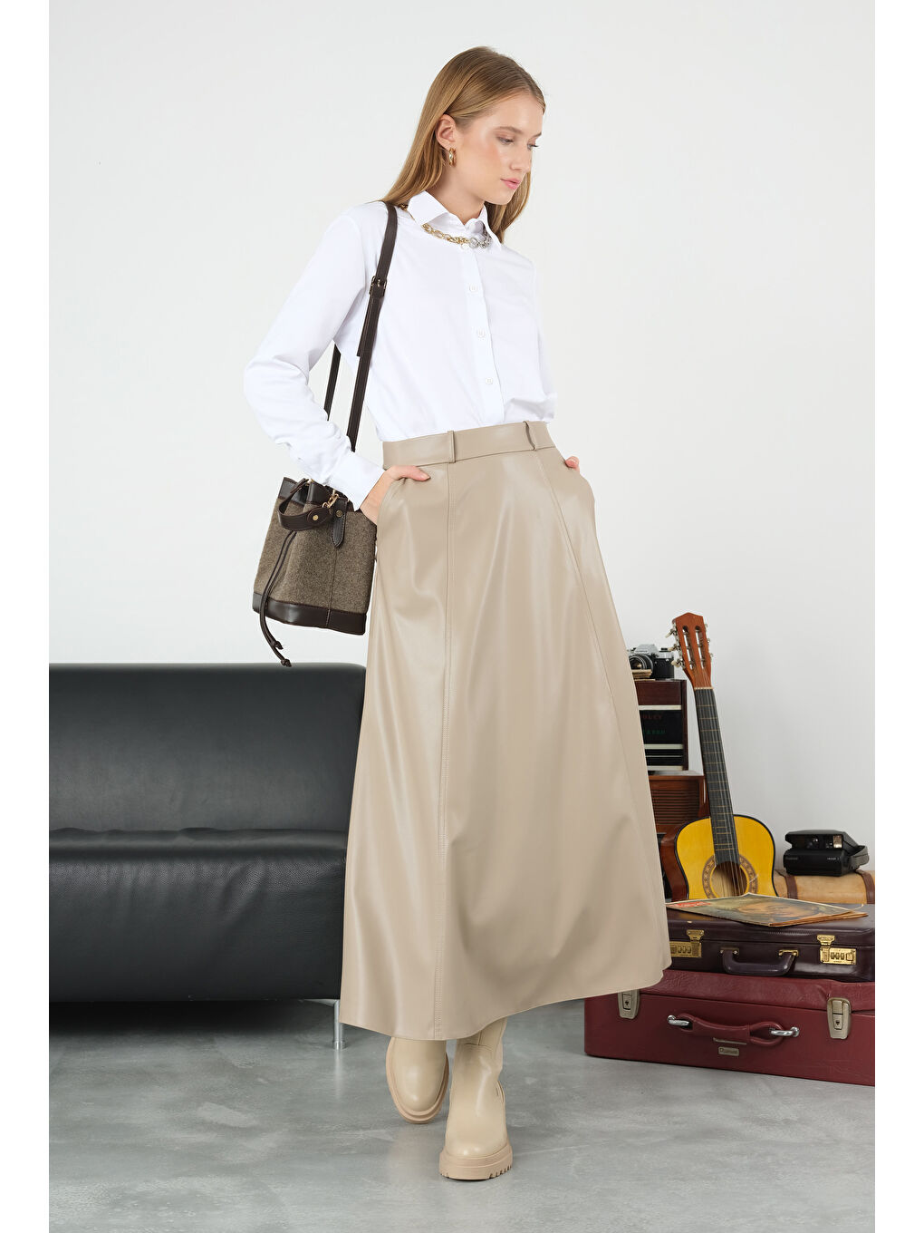 Kahverengi Parçalı Deri Etek Açık Vizon