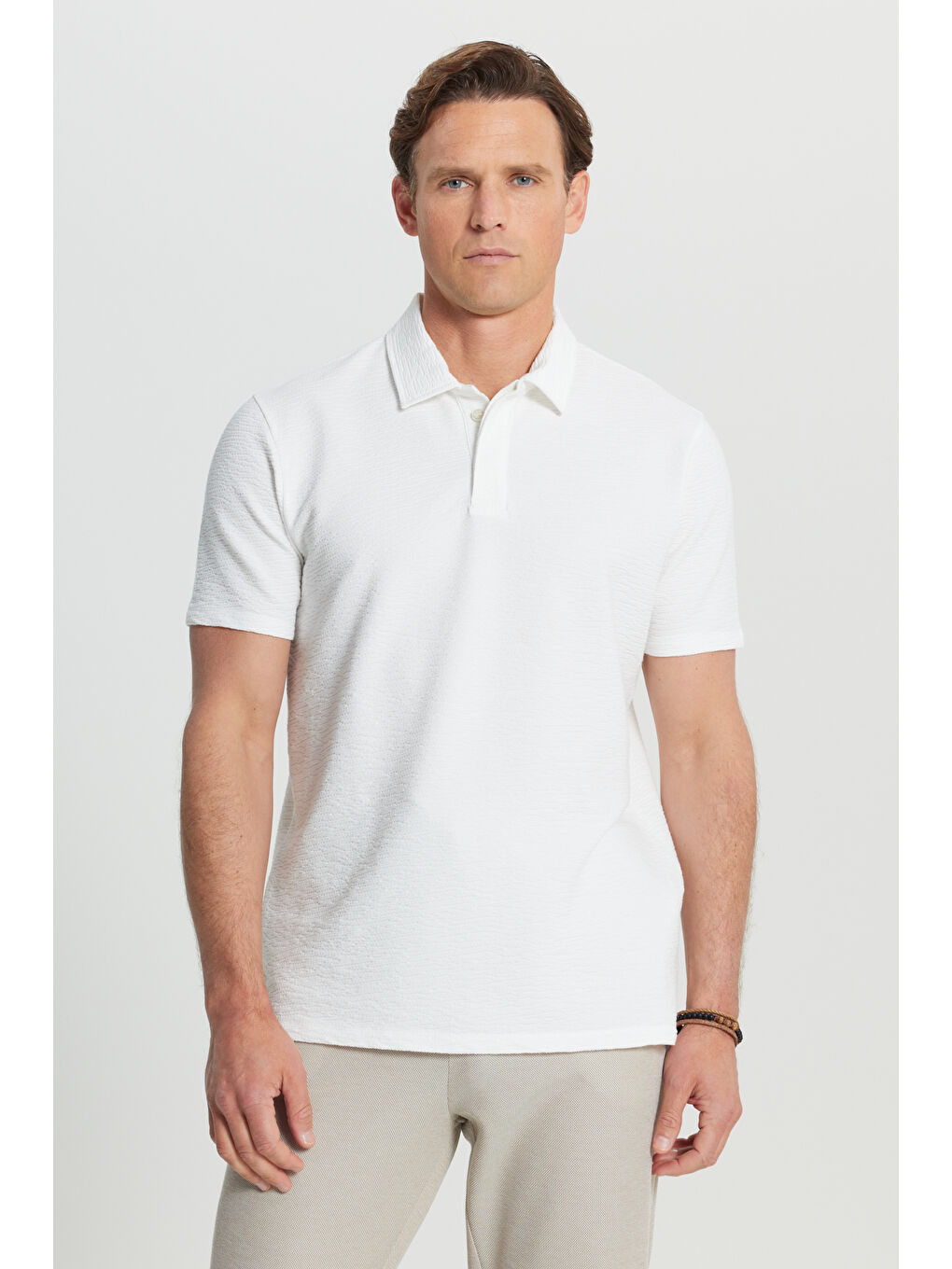 Erkek Beyaz Pamuklu Slim Fit Dar Kesim Polo Yaka Jakarlı Esnek Tişört-3