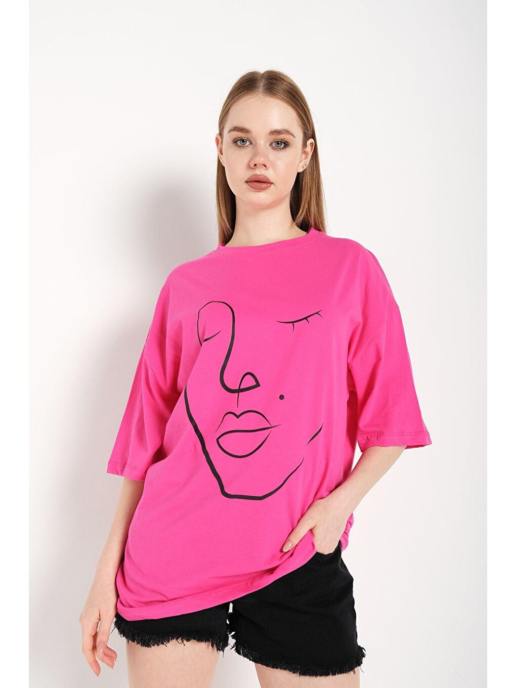 Trendseninle Pembe Kadın Fuşya Silüet Tasarım Baskılı Oversize tişört