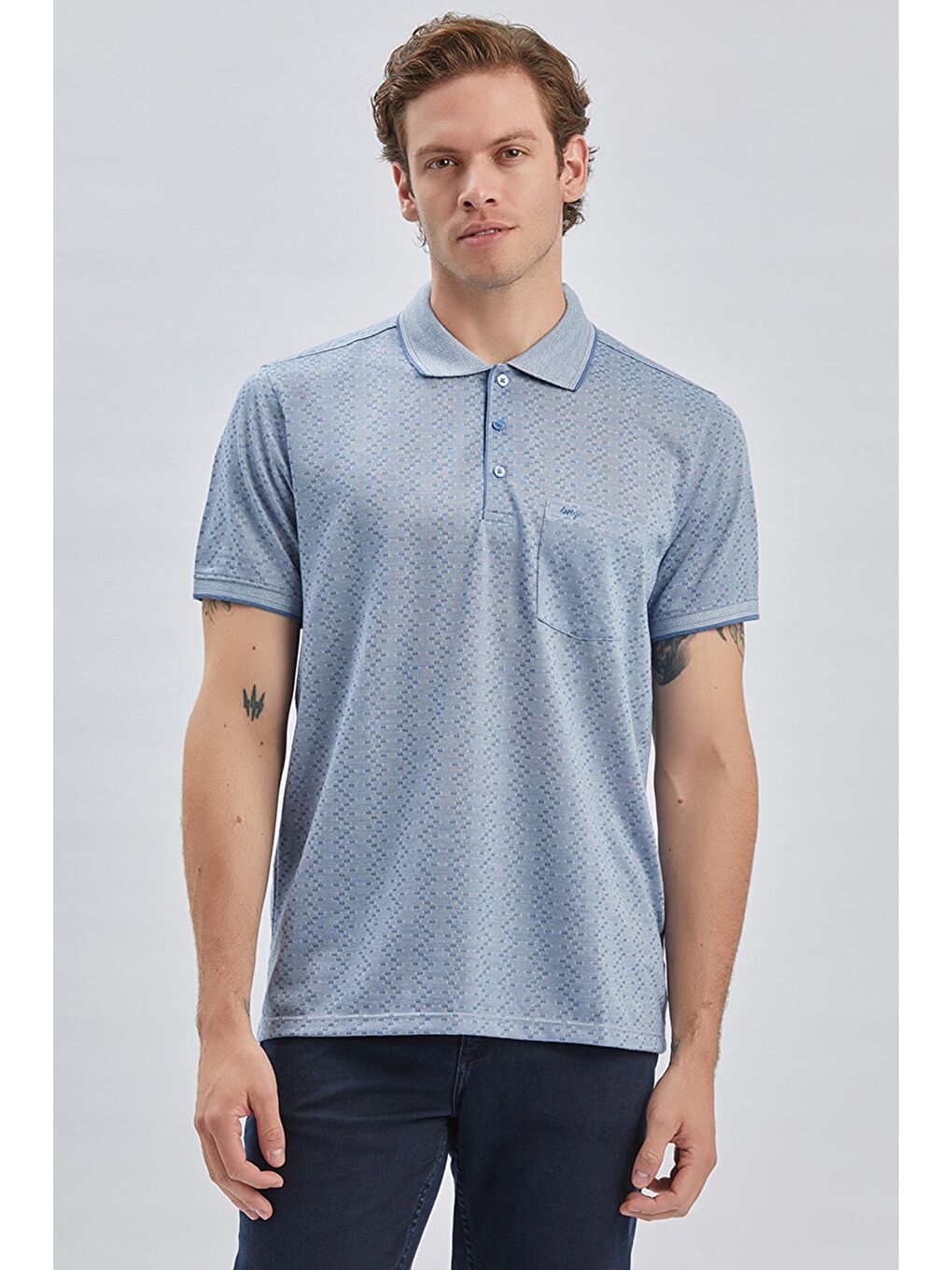 Koyu Mavi Desenli Jakarlı Polo Yaka Cepli Klasik Comfort Fit Rahat Kesim Tişört 1011240170-3