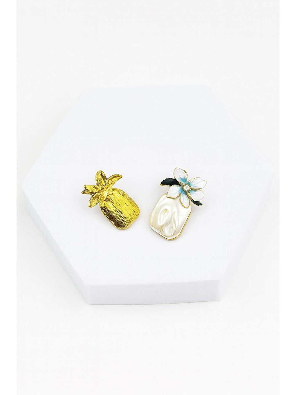 Sarı Barok İncili Çiçek tasarımlı Kadın Küpe-3