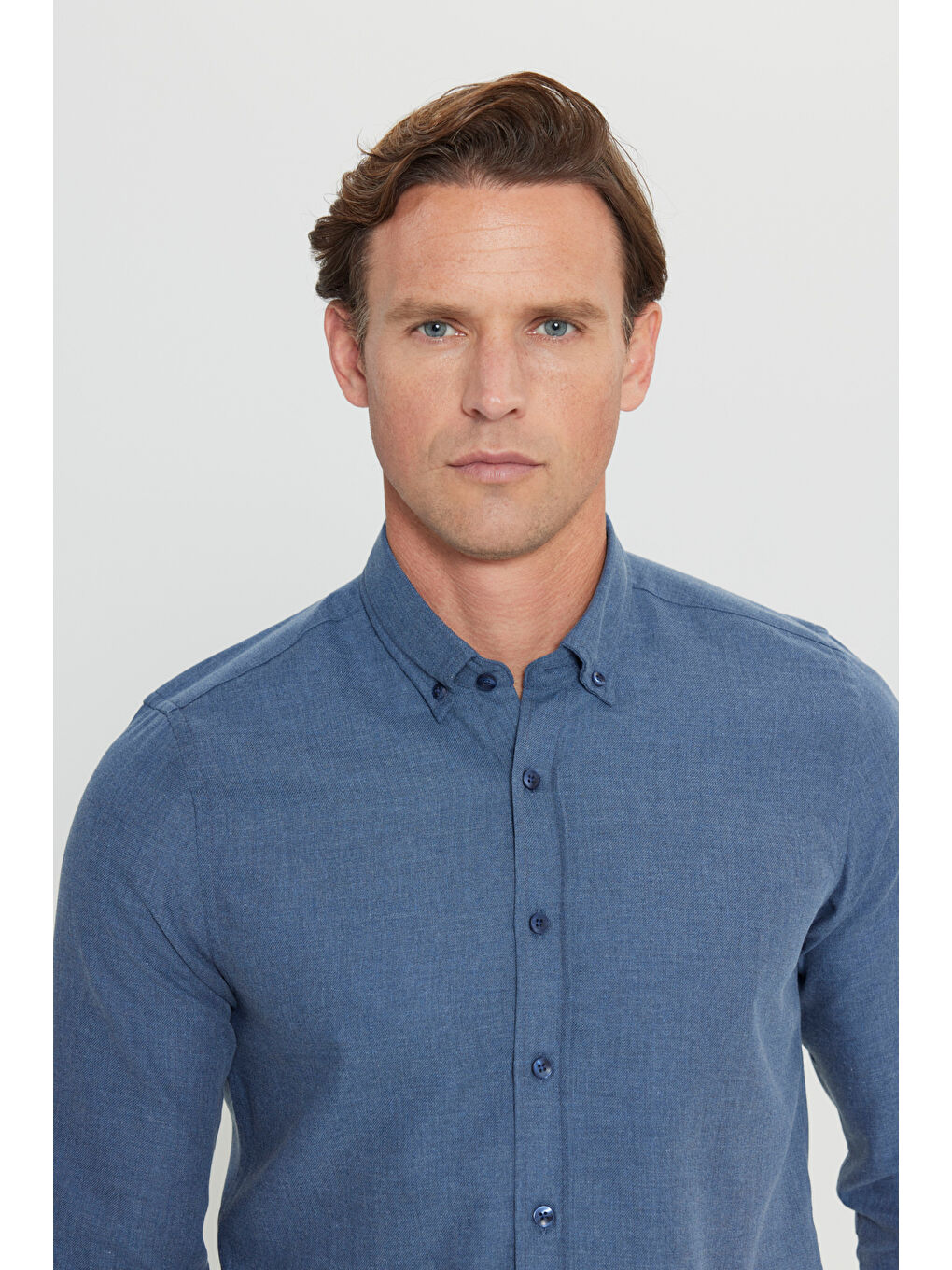 Erkek Lacivert Pamuklu Flanel Slim Fit Dar Kesim Düğmeli Yaka Gömlek-3