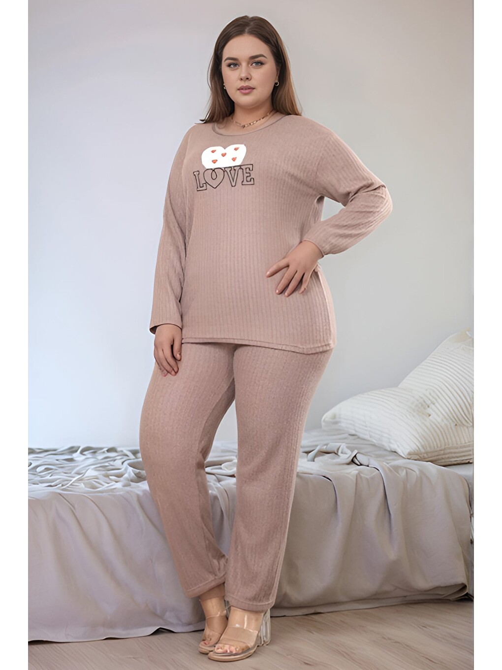 Bej Love Baskılı Büyük Beden Pijama Takımı