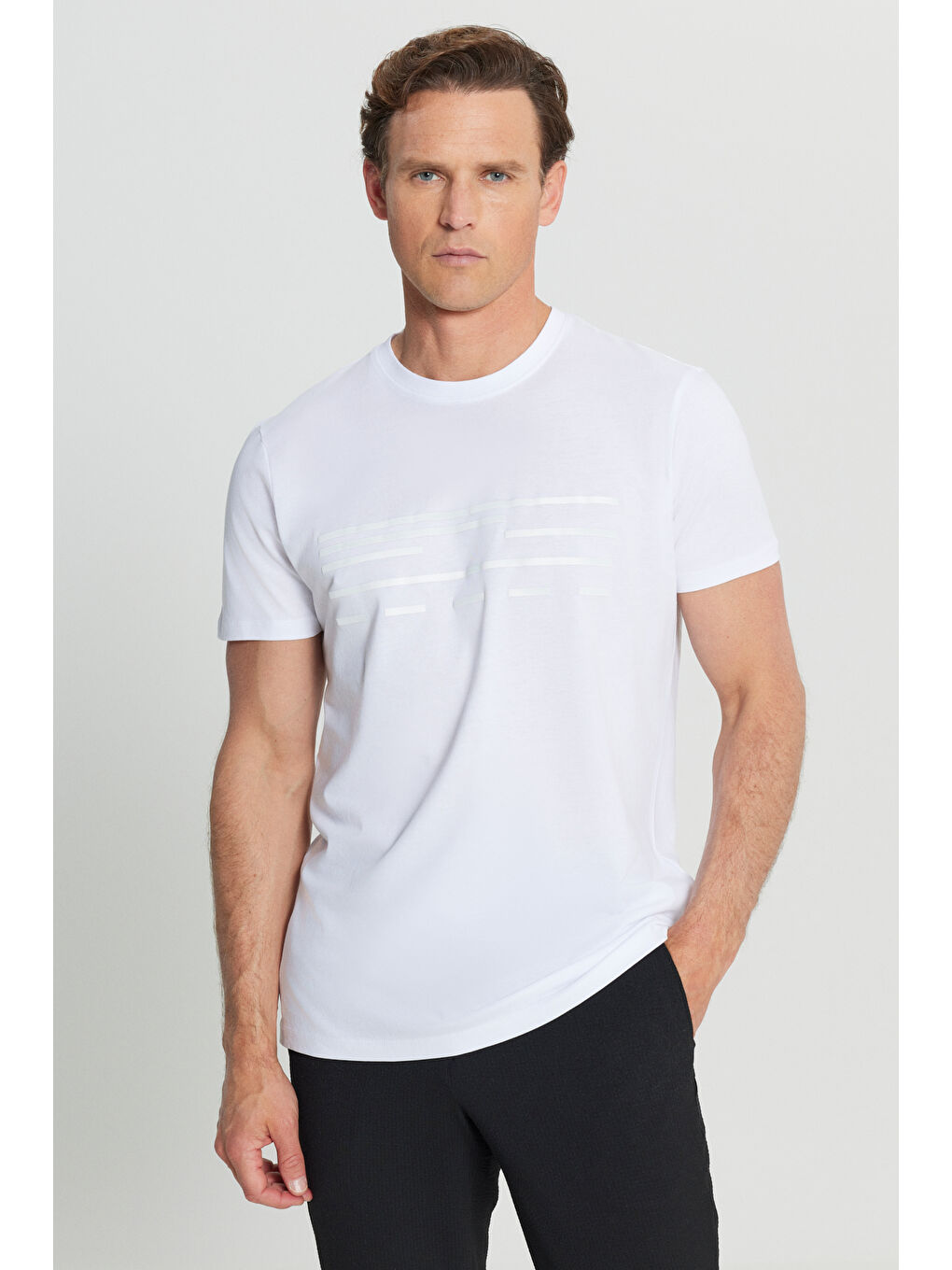 Erkek Beyaz Pamuklu Slim Fit Dar Kesim Bisiklet Yaka Baskılı Esnek Tişört