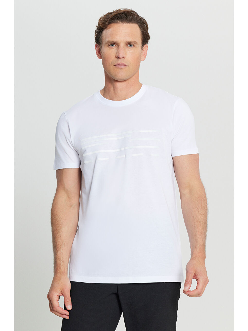 Erkek Beyaz Pamuklu Slim Fit Dar Kesim Bisiklet Yaka Baskılı Esnek Tişört-2