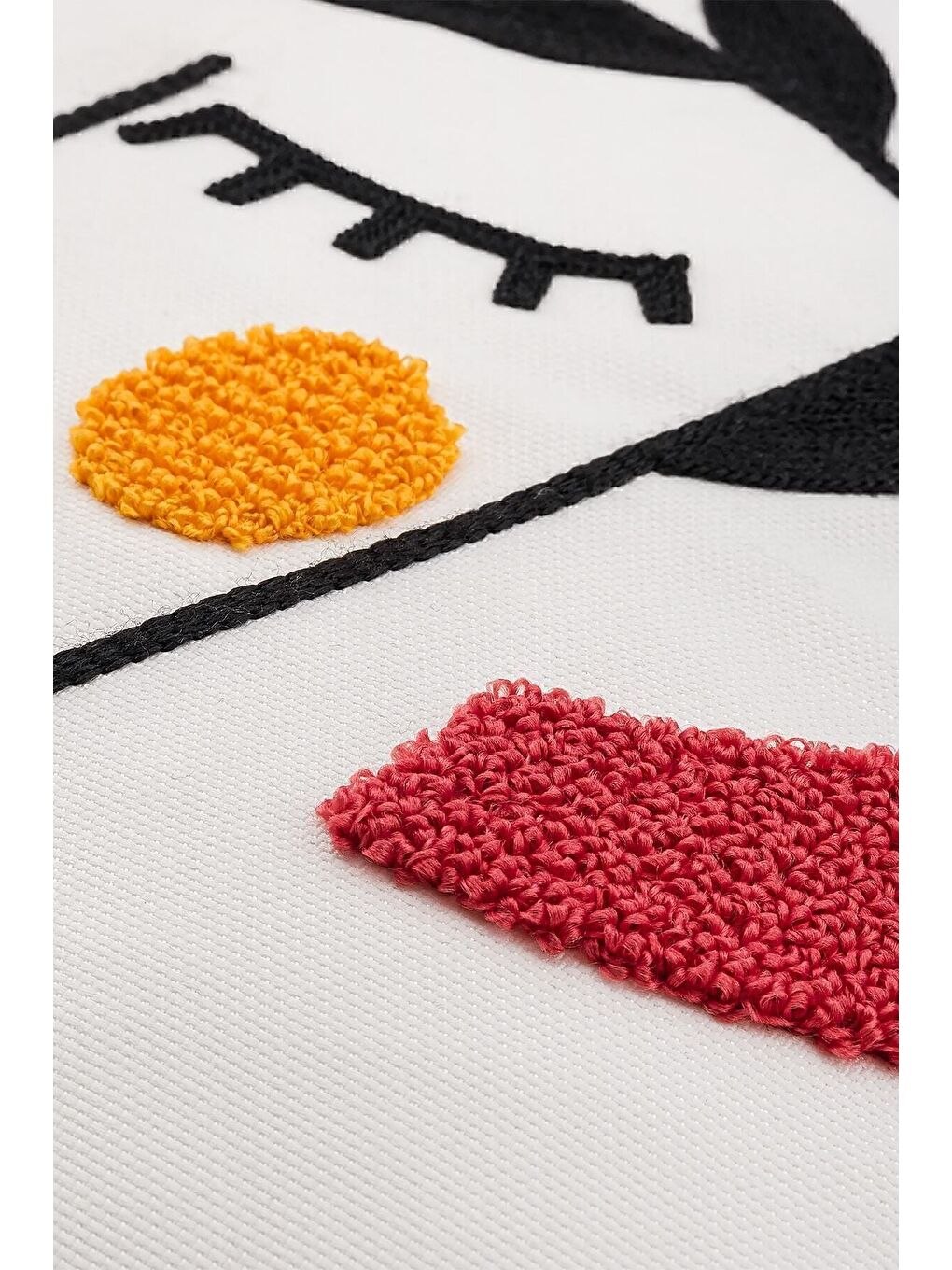 Beyaz Bohem 45x45 Özel Tasarım Punch Panç Süzene Desen Dekoratif Kırlent Kılıfı modern-1