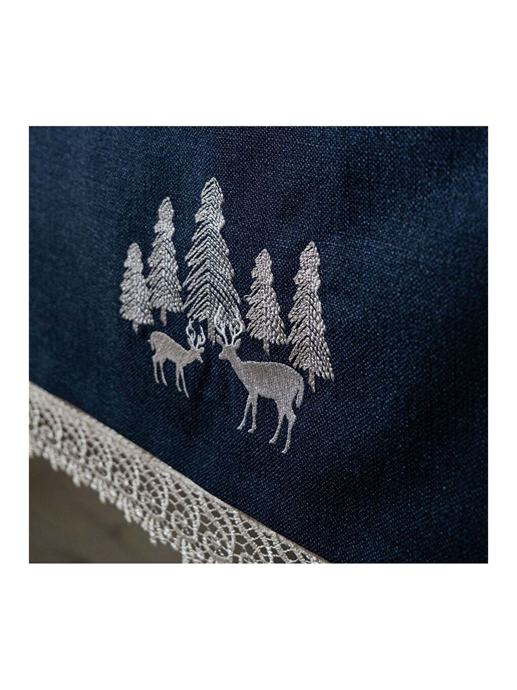Nakışlı  Yılbaşı konsepti  Ağaç Geyik Desen 45x140 Dekoratif Runner Lacivert-2