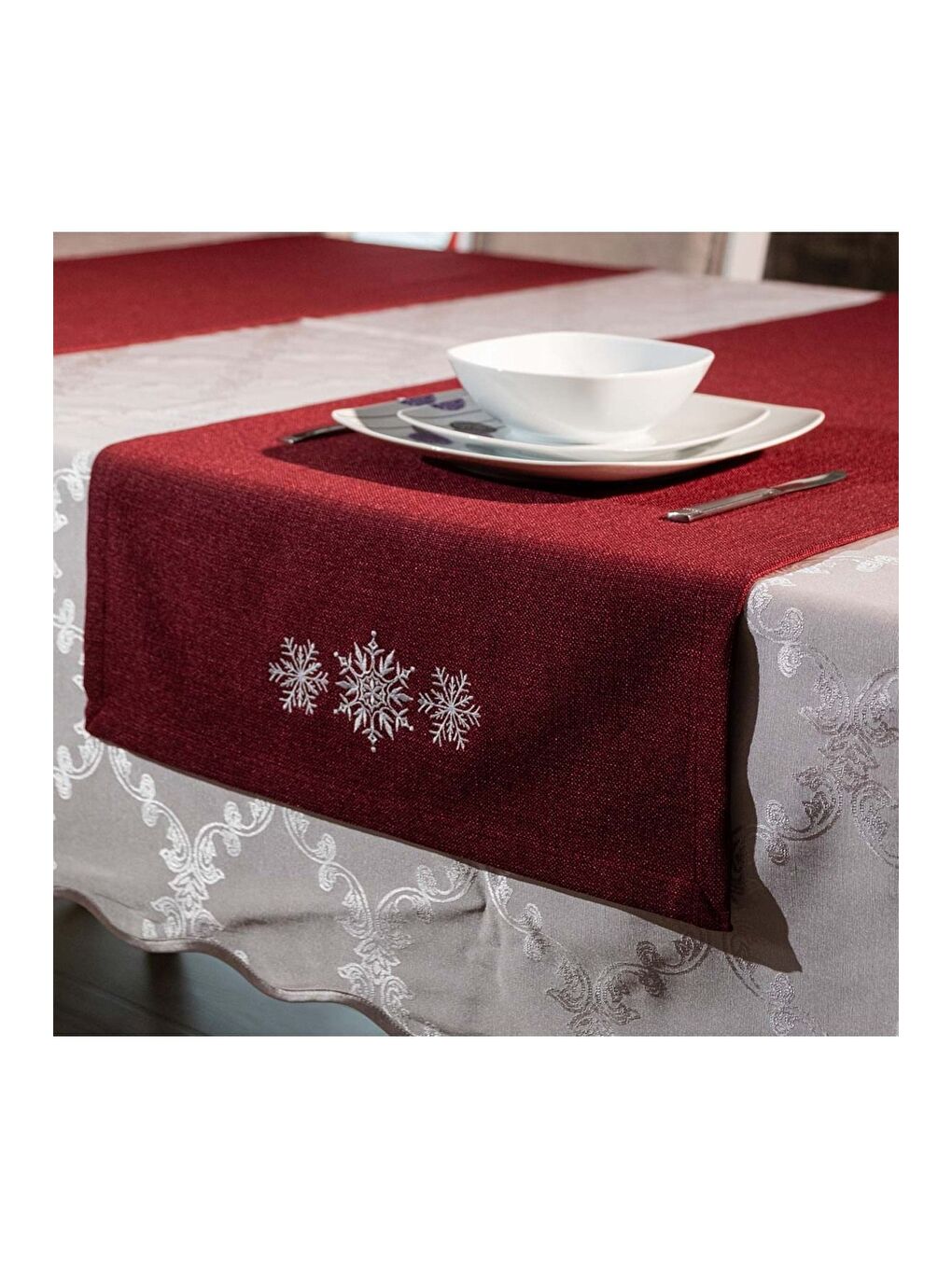 Nakışlı  Yılbaşı Konsepti  Kar Tanesi Desen 45x140 Dekoratif Runner Bordo