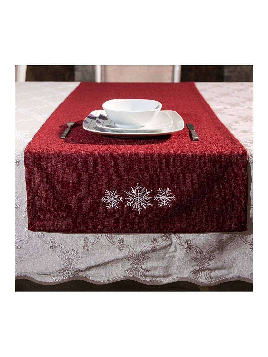 Nakışlı  Yılbaşı Konsepti  Kar Tanesi Desen 45x140 Dekoratif Runner Bordo-1
