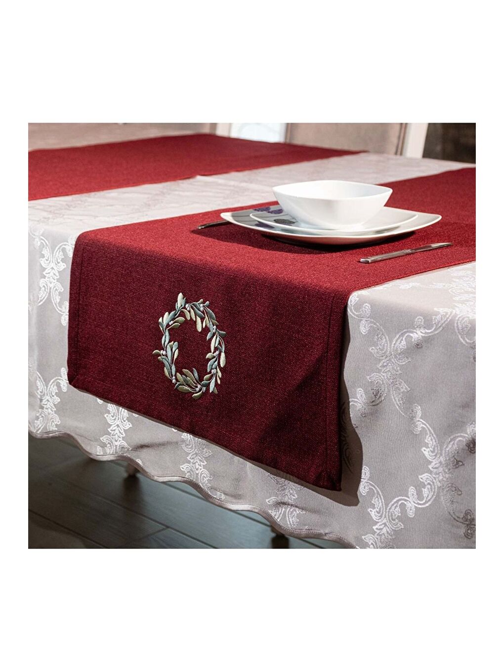 Nakışlı  Yılbaşı Konsepti Taç  Desenli  45x140 Dekoratif Runner Bordo