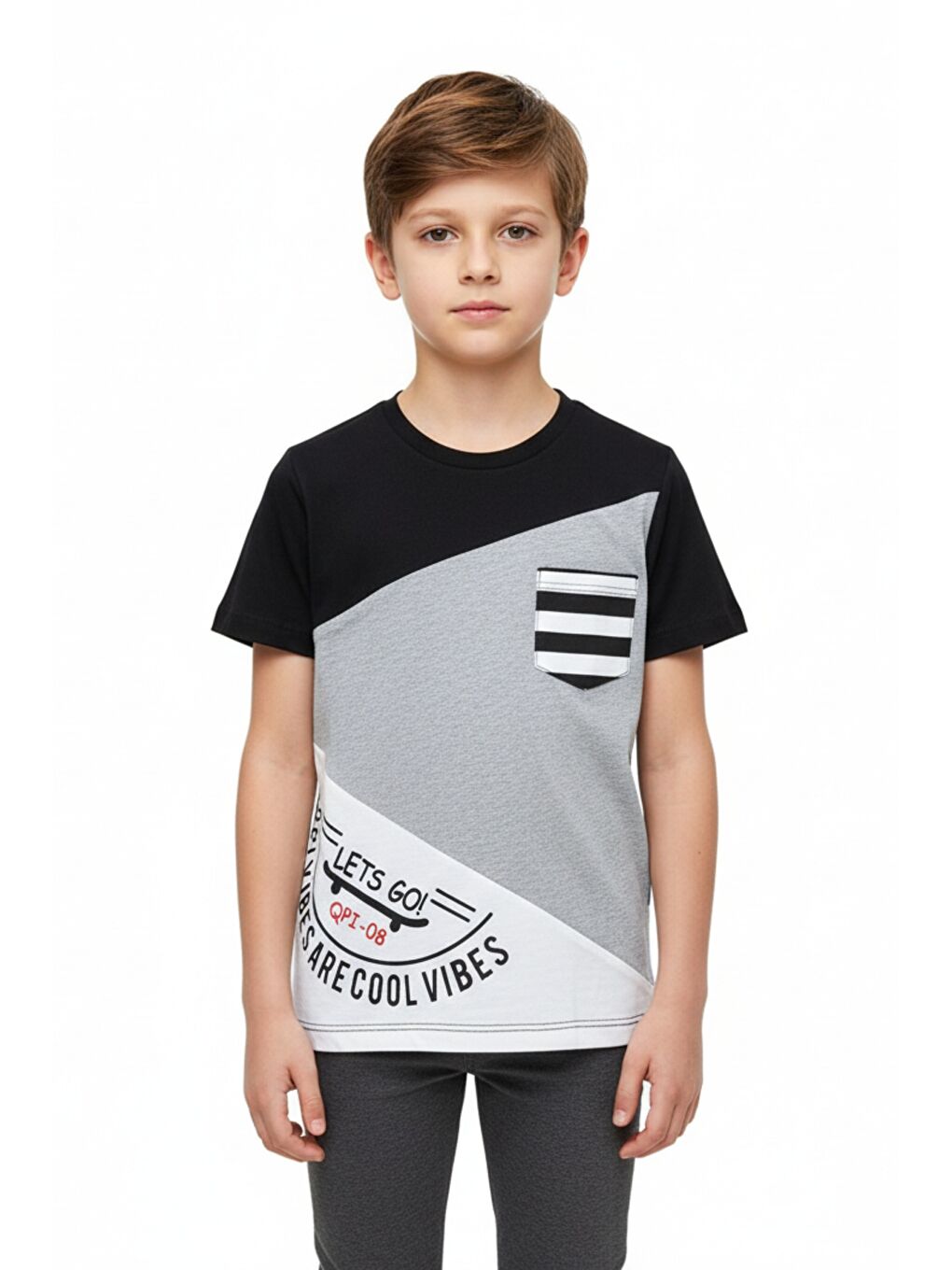 Siyah Erkek Çocuk Garnili Cepli Tişört
