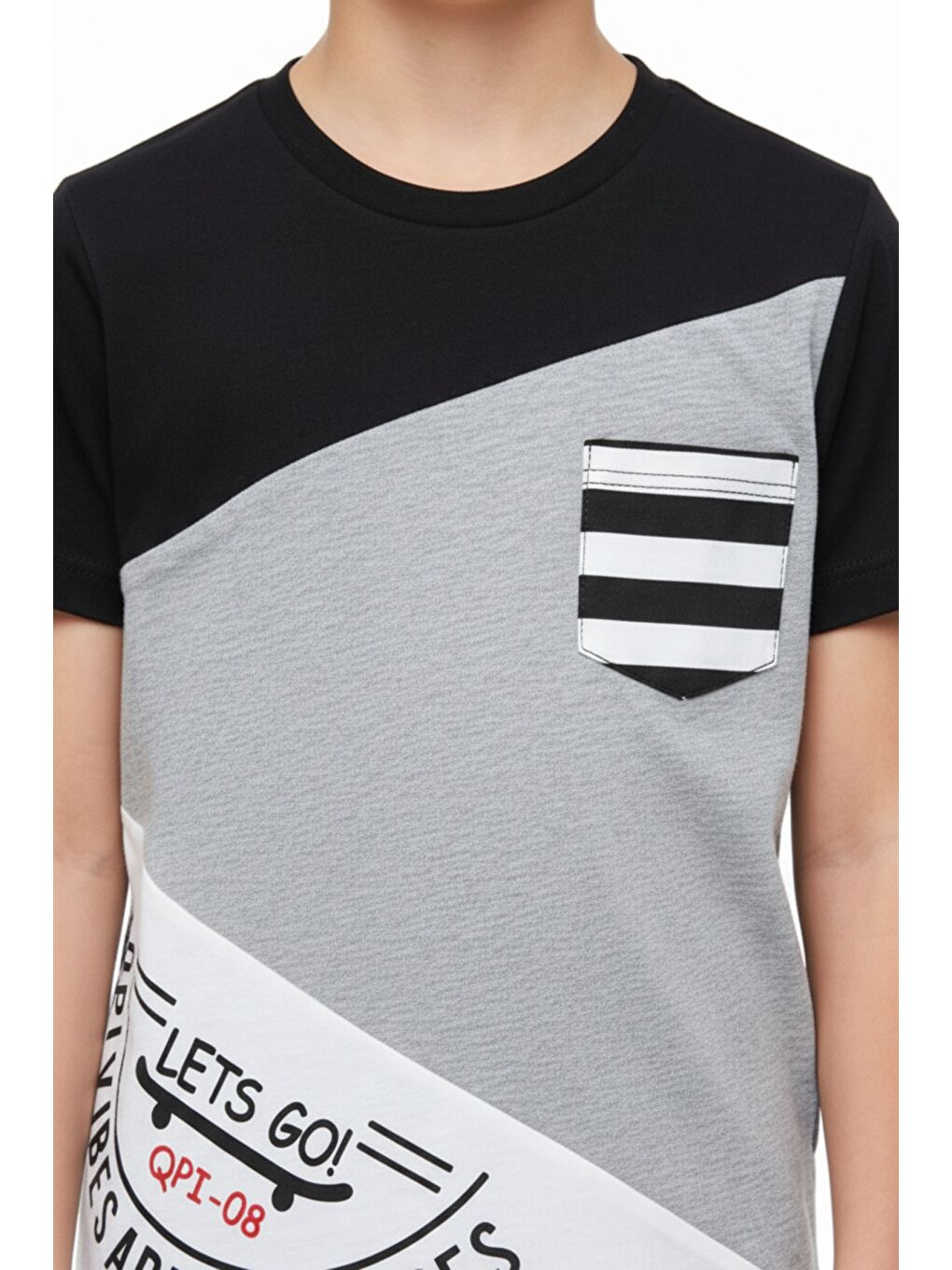 Siyah Erkek Çocuk Garnili Cepli Tişört-4