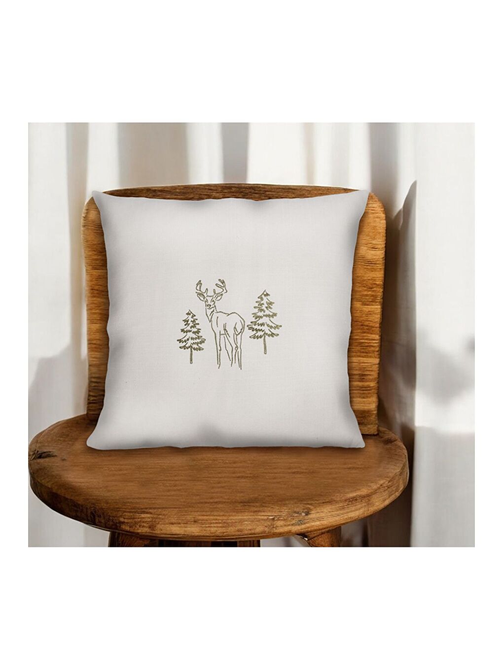 Ekru Nakışlı  Yılbaşı konsepti  Geyik Desen 45x45 Dekoratif Kırlent Kılıfı Krem