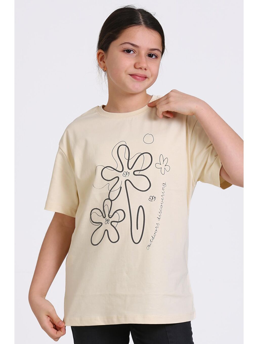 Ekru Krem Çiçek Desenli Baskılı 4-12 Yaş Tişört - 2432-1