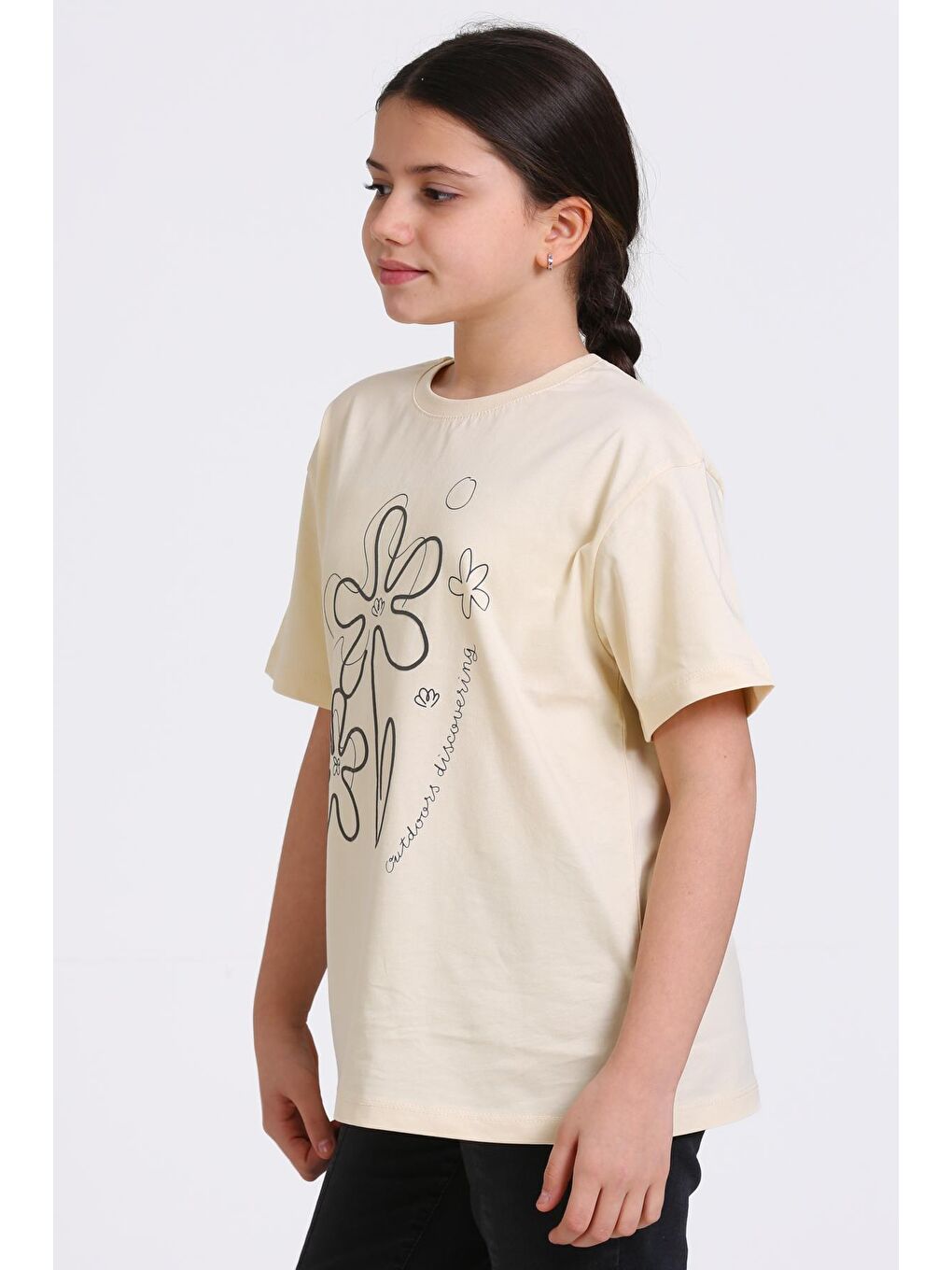 Ekru Krem Çiçek Desenli Baskılı 4-12 Yaş Tişört - 2432-1-3