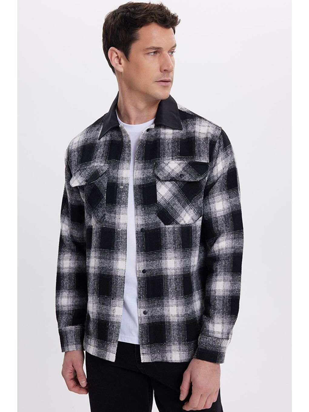 Karışık Erkek Slim Fit Dar Kesim Çift Cepli Kapaklı Spor Yaka Kareli Oduncu Gömlek-4