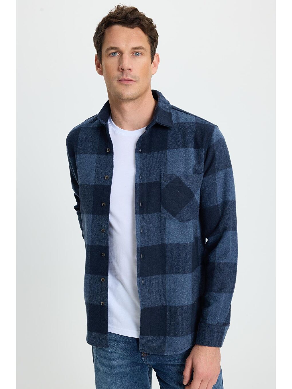 Karışık Erkek Regular Fit Klasik Kesim Kareli Cepli Oduncu Gömlek