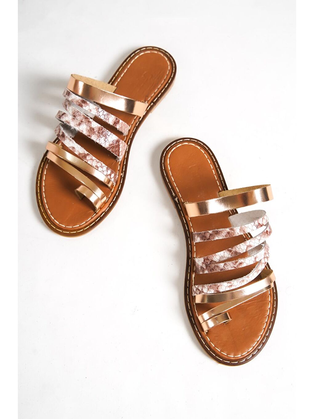 Pembe Baş Parmak Detaylı Bantlı Kadın Terlik-4