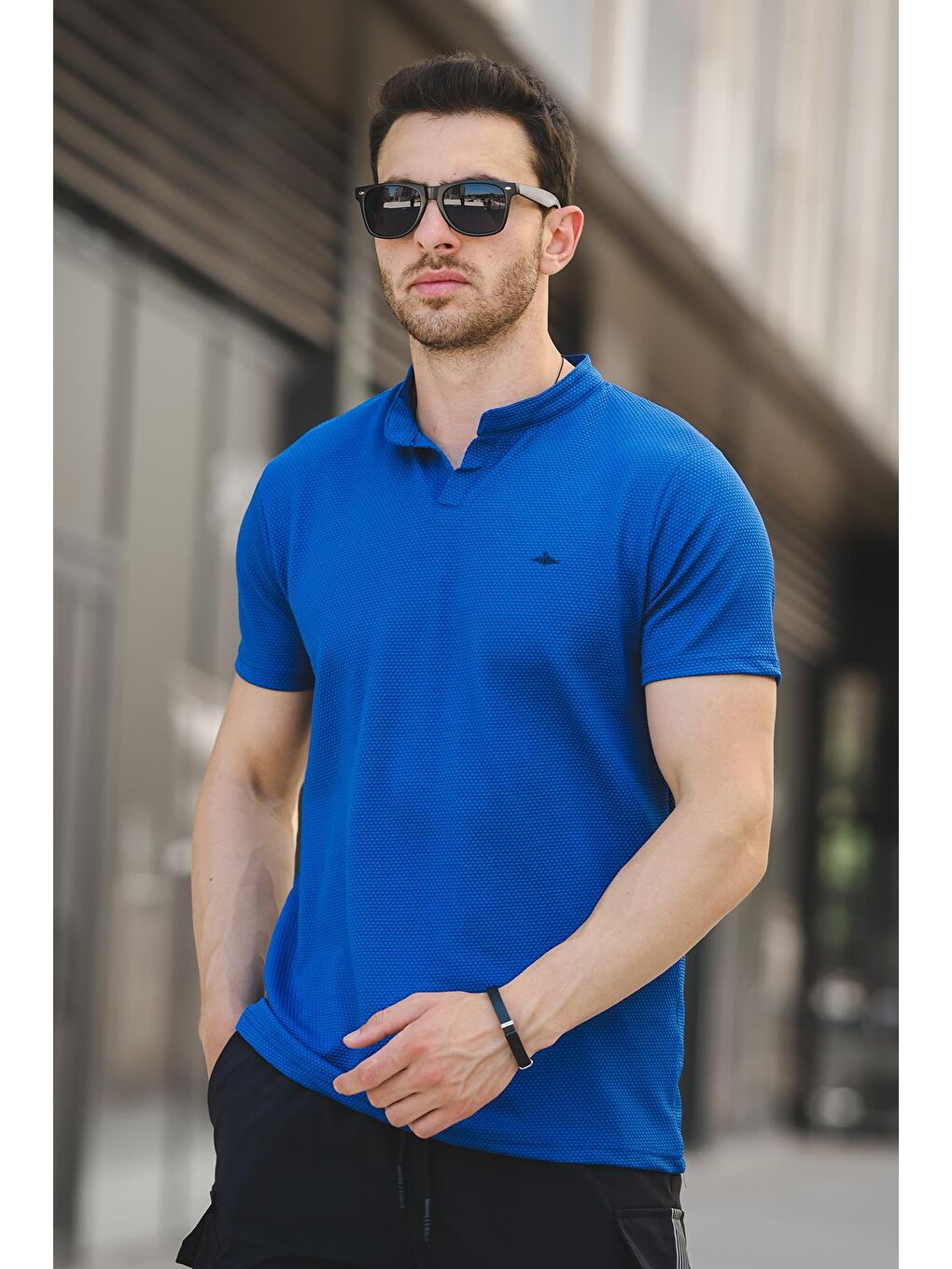 Mavi Dino V Hakim Yaka Petek Kumaş Erkek Tişört-1