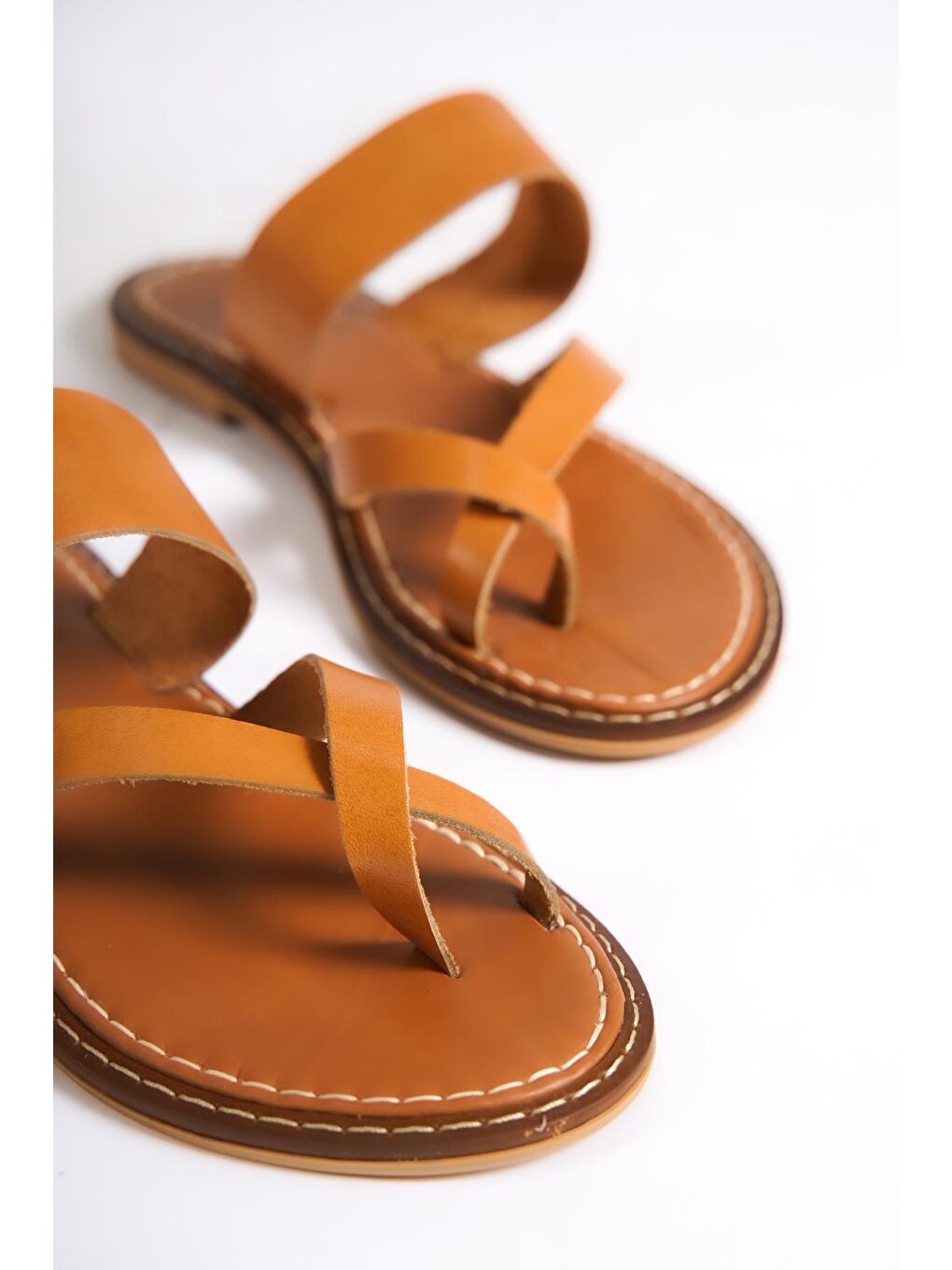 Kahverengi Tek Bant Parmak Arası Deri  Kadın Terlik-2