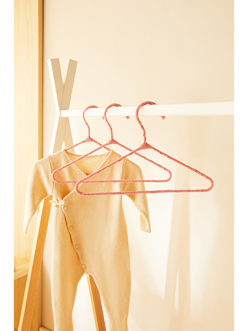 6'lı Pembe Renk Kumaş Kaplı Metal Bebek Giysi Askısı19.5 x 30 x 0.3 cm-4