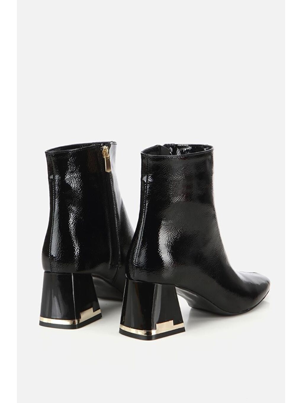 Kadın Rugan Siyah Dikiş Detaylı Küt Burunlu Topuklu Bot-2