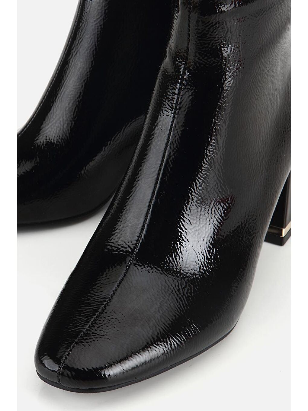 Kadın Rugan Siyah Dikiş Detaylı Küt Burunlu Topuklu Bot-3