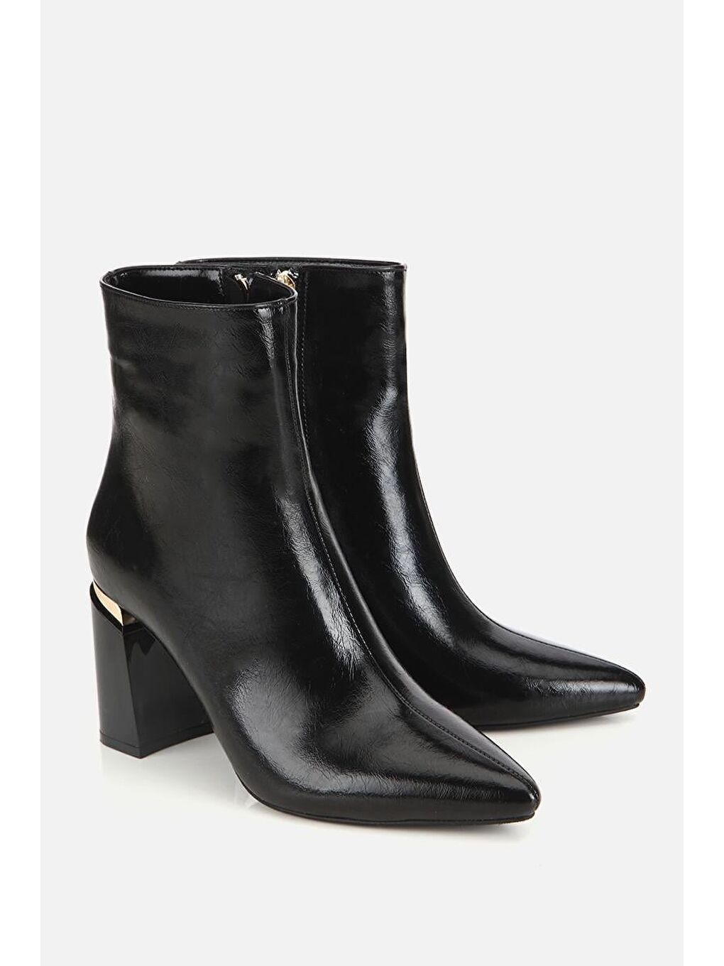Kadın Siyah Gold Detaylı Sivri Burunlu Topuklu Bot-1
