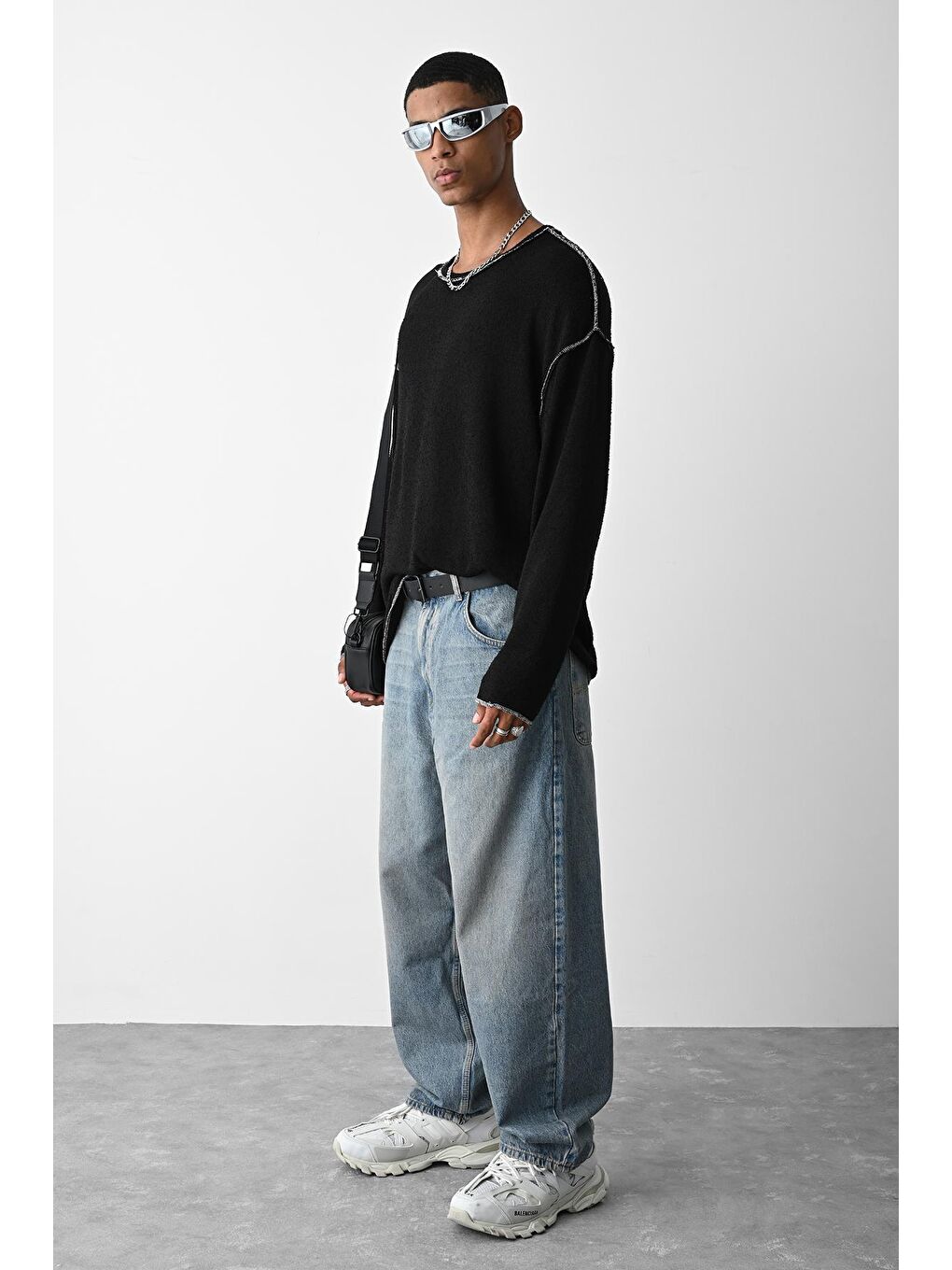 Siyah Dikiş Detaylı Oversize Triko Kazak-1