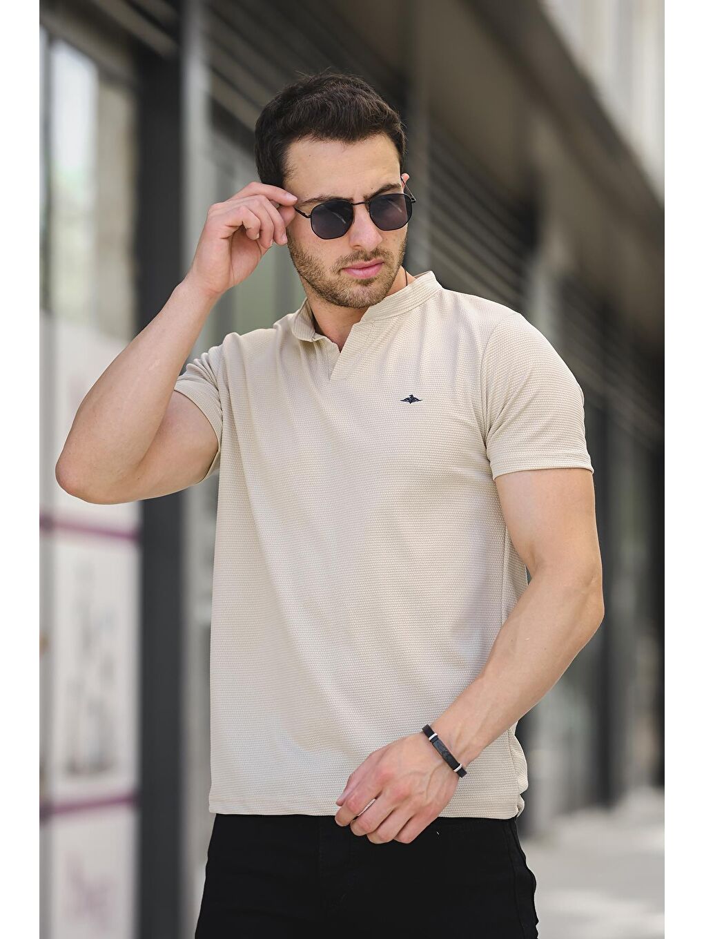 Bej Dino V Hakim Yaka Petek Kumaş Erkek Tshirt-1