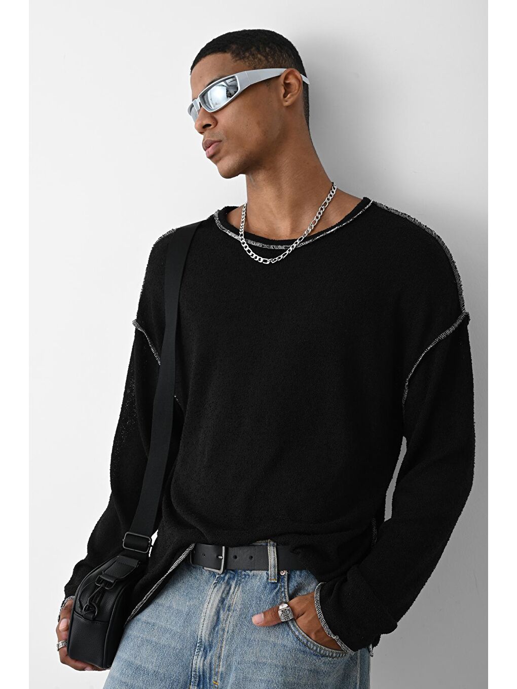 Siyah Dikiş Detaylı Oversize Triko Kazak-4