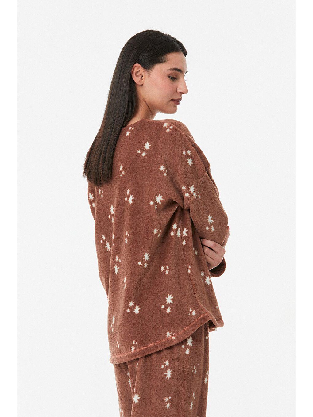 Kahverengi Yıldız Baskılı Bisiklet Yaka Pijama Takımı-1