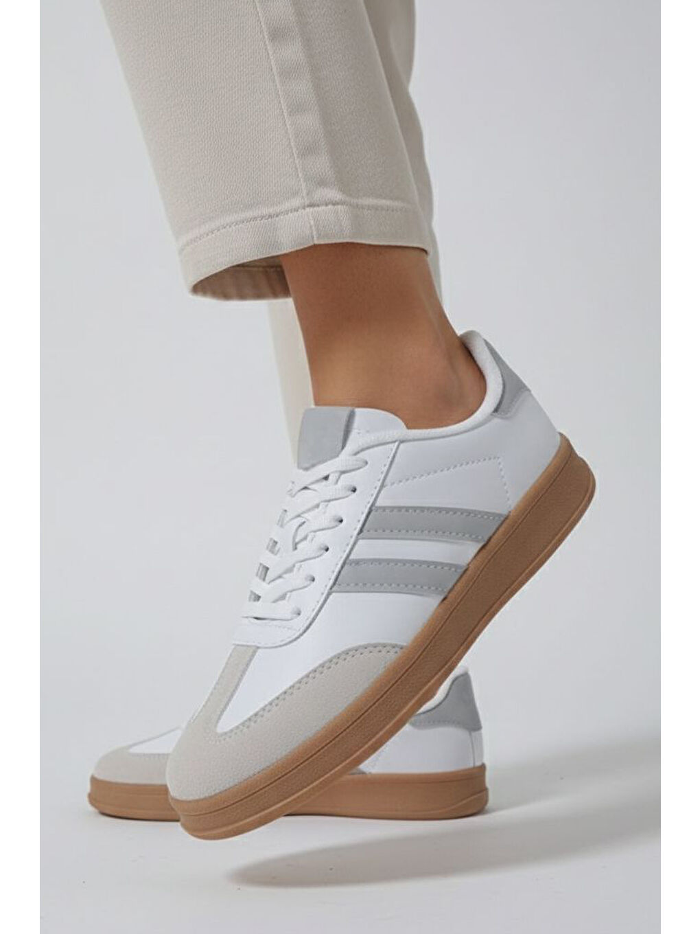 Kadın Beyaz Gri Süet Detatlı Spor Ayakkabı - 28106-BEYAZ-GRI