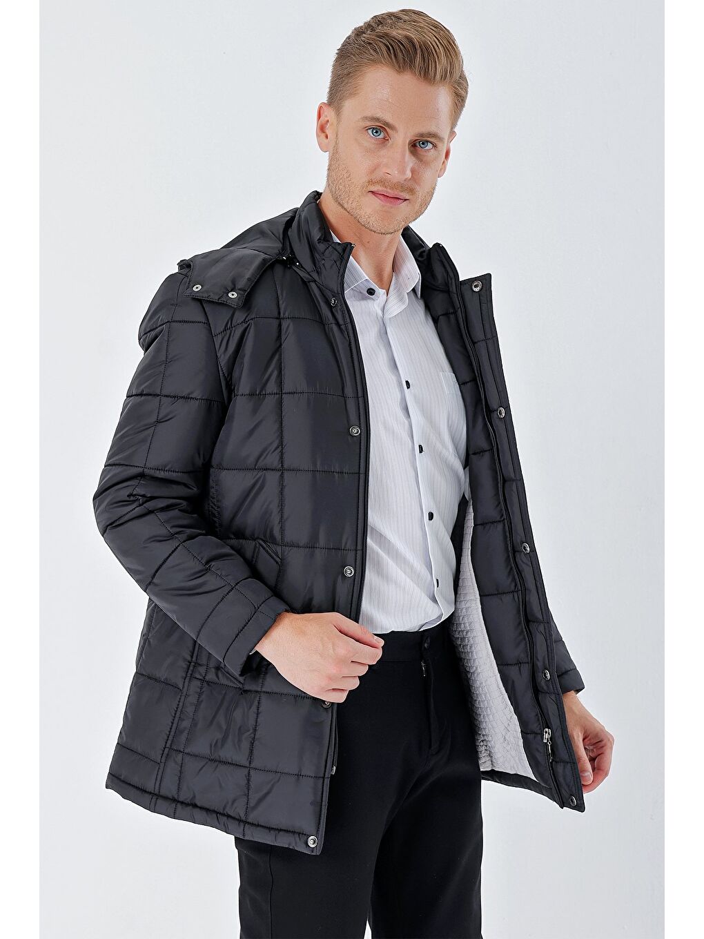 Siyah Kapüşonlu Kapitoneli Astar Comfort Fit Rahat Kesim Klasik Kaban 1008235155-1