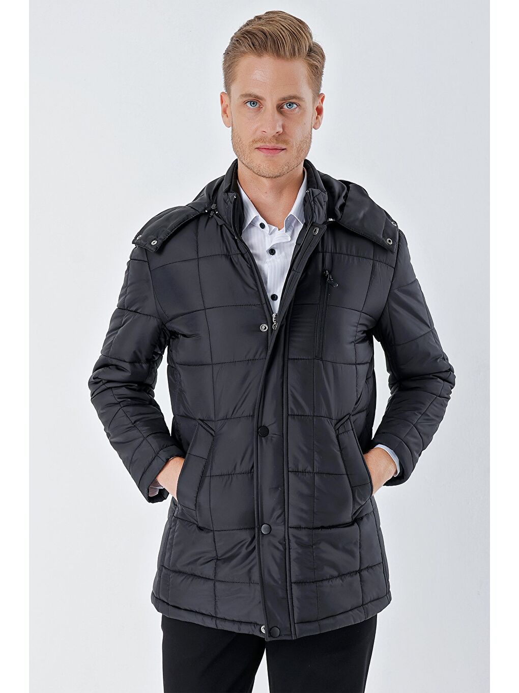 Siyah Kapüşonlu Kapitoneli Astar Comfort Fit Rahat Kesim Klasik Kaban 1008235155-4