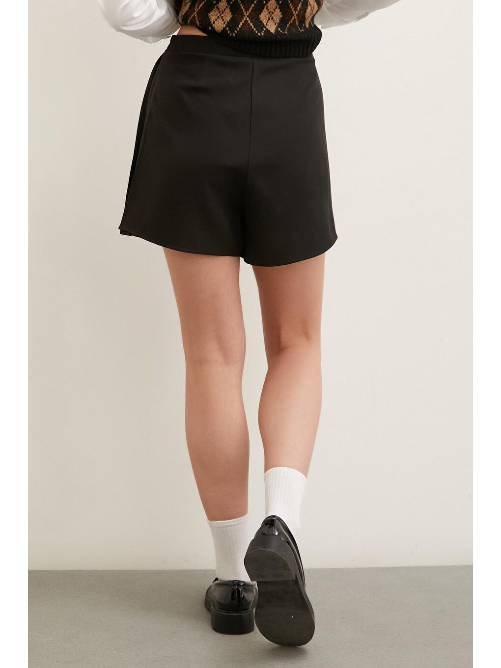 Siyah Piliseli Şort Etek-5