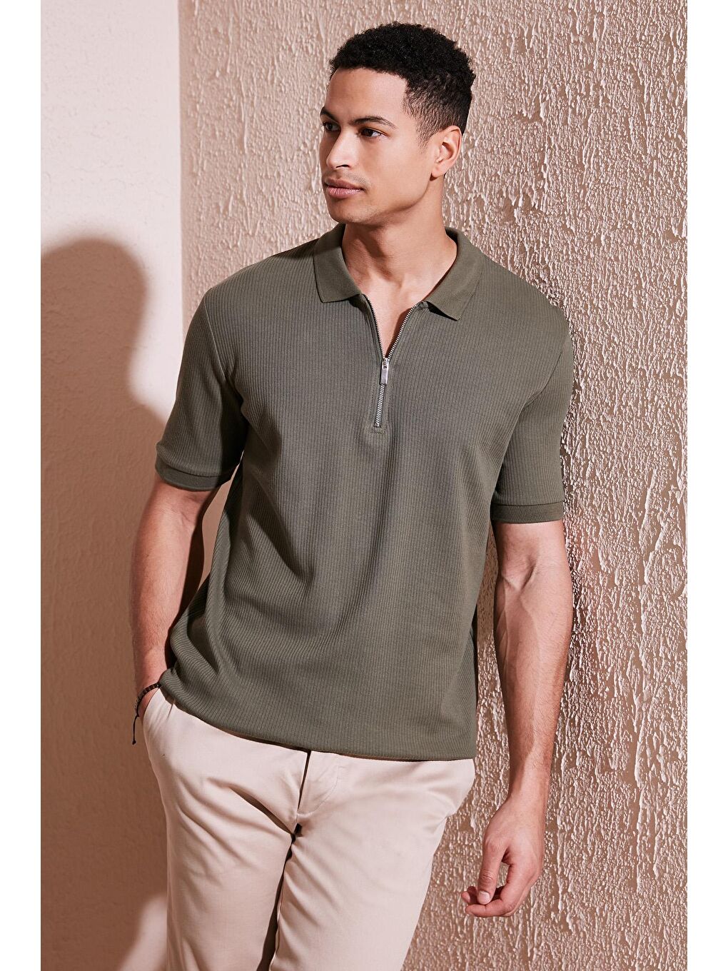 Haki Pamuklu Regular Fit Fermuarlı Polo Yaka %100 Pamuk Tişört 5902738