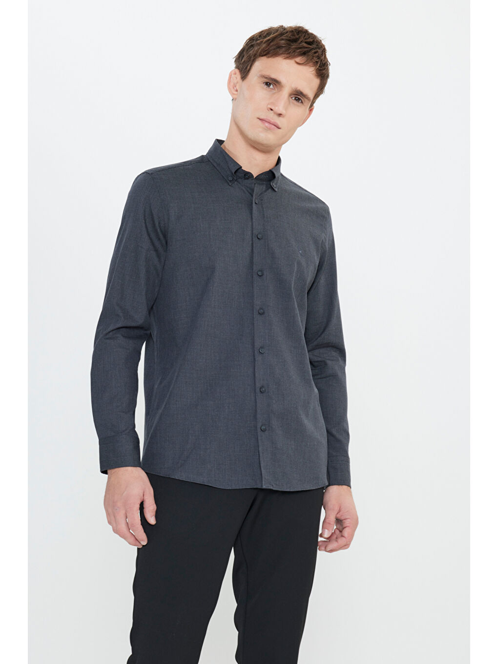 Erkek Siyah Slim Fit Dar Kesim Klasik Yaka Armürlü Gömlek-4