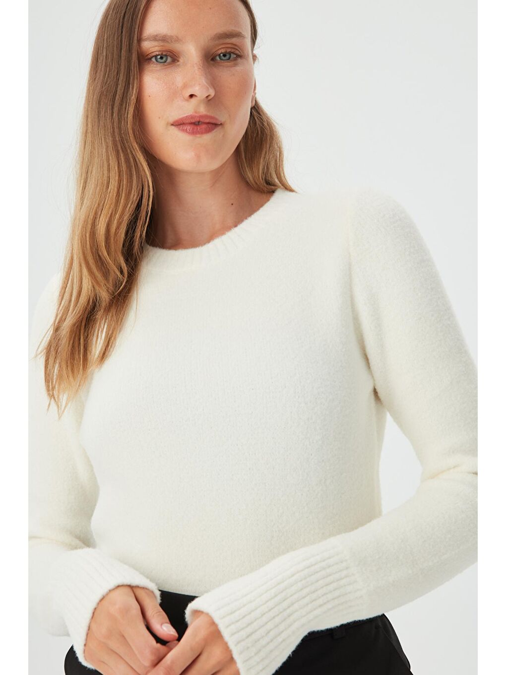 Ekru Kadın Kemik Yumuşak Dokulu Bisiklet Yaka Triko Kazak