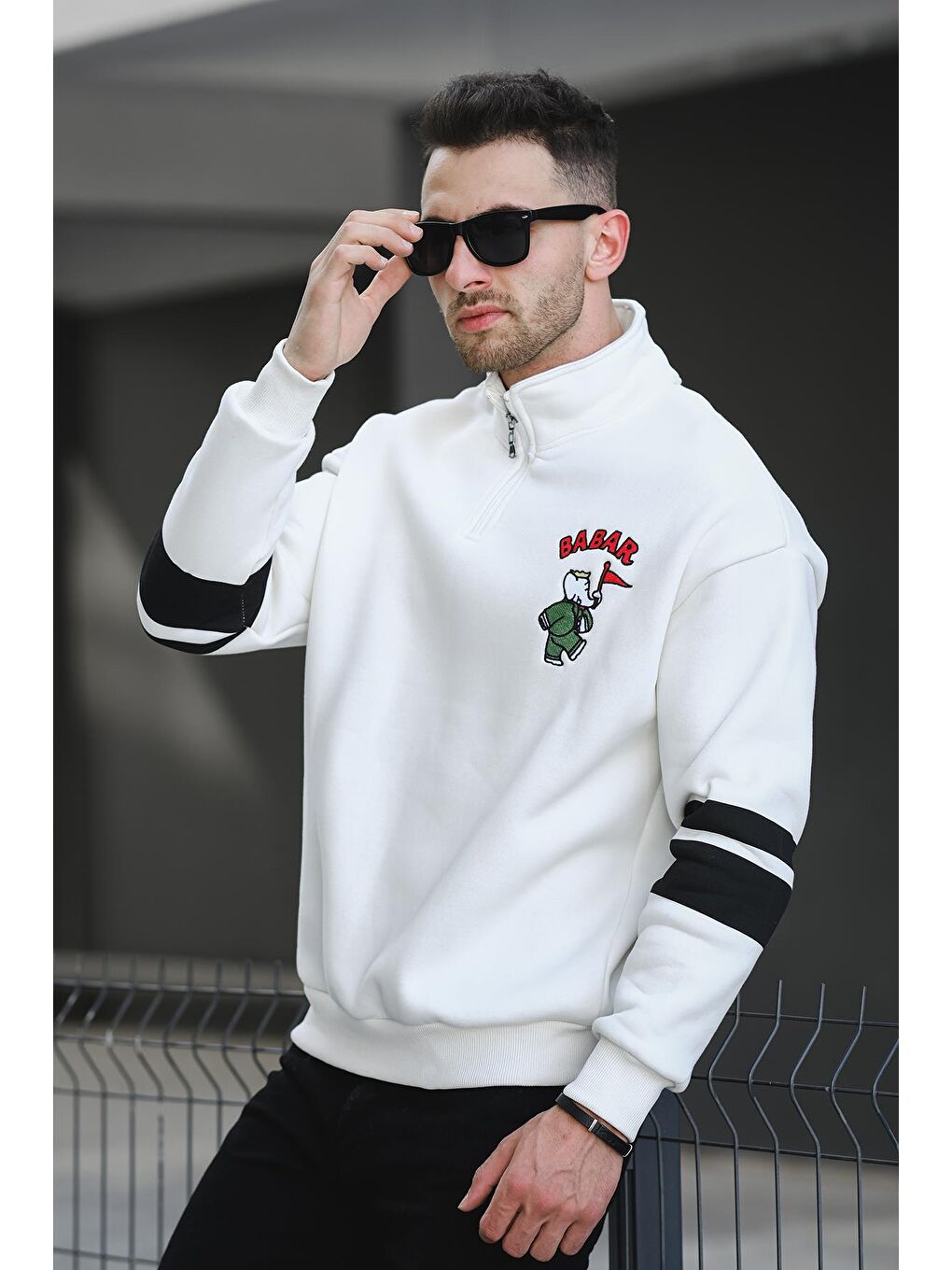 Oksit Ekru Babar Üç İplik Şardonlu Nakışlı Fermuarlı Dik Yaka Oversize Erkek Sweatshirt