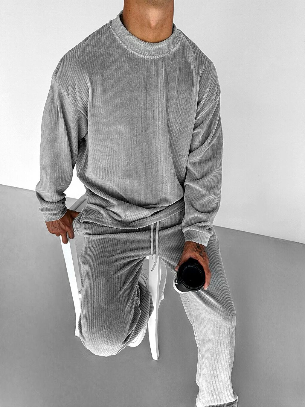 Erkek Oversize Yuvarlak Yaka Fitilli Kadife Sweatshirt Gri-1