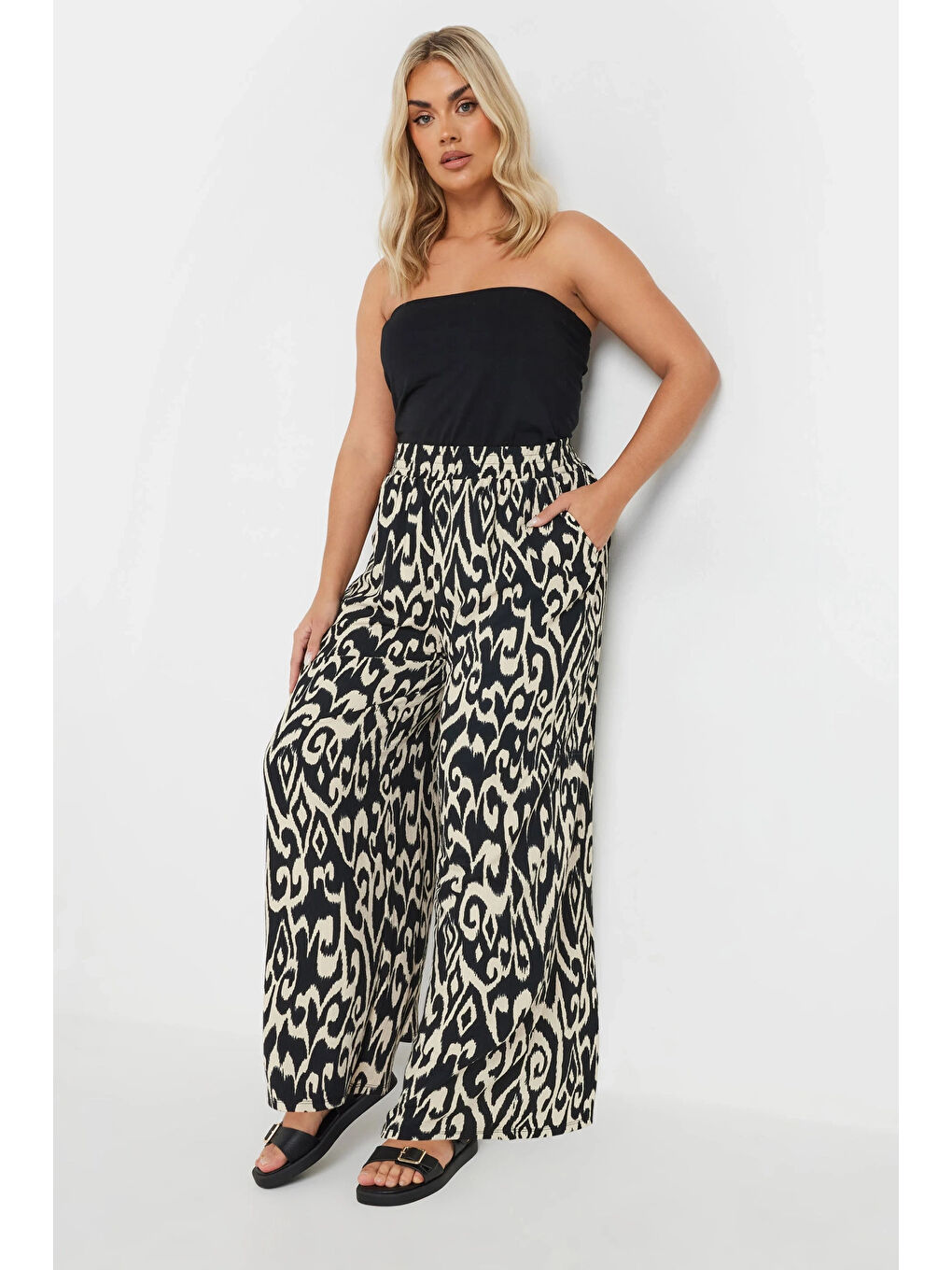 Siyah Büyük Beden Beli Lastikli Cepli Bol Paça Bilek Boy Pantolon 303653