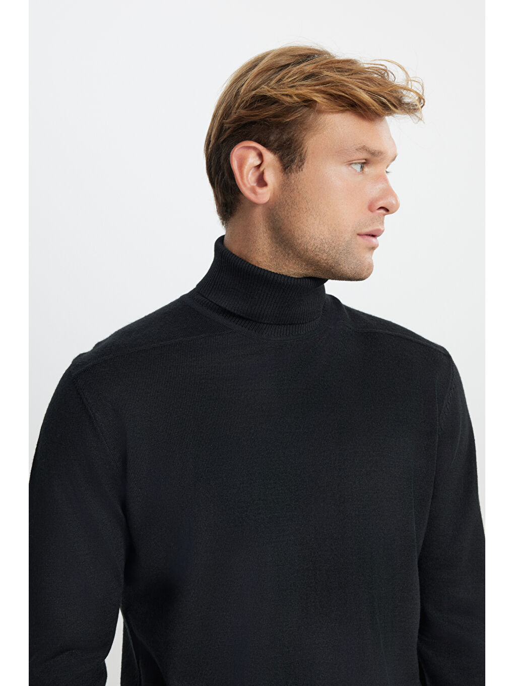 Erkek Siyah Yünlü Sıcak Tutan Standart Fit Normal Kesim Tam Balıkçı Yaka Triko Kazak-3