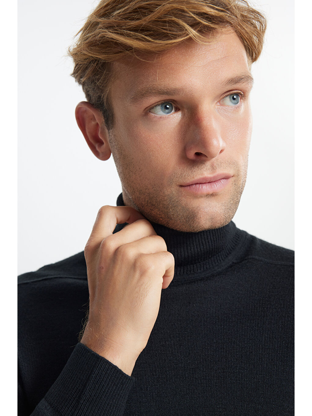 Erkek Siyah Yünlü Sıcak Tutan Standart Fit Normal Kesim Tam Balıkçı Yaka Triko Kazak-4