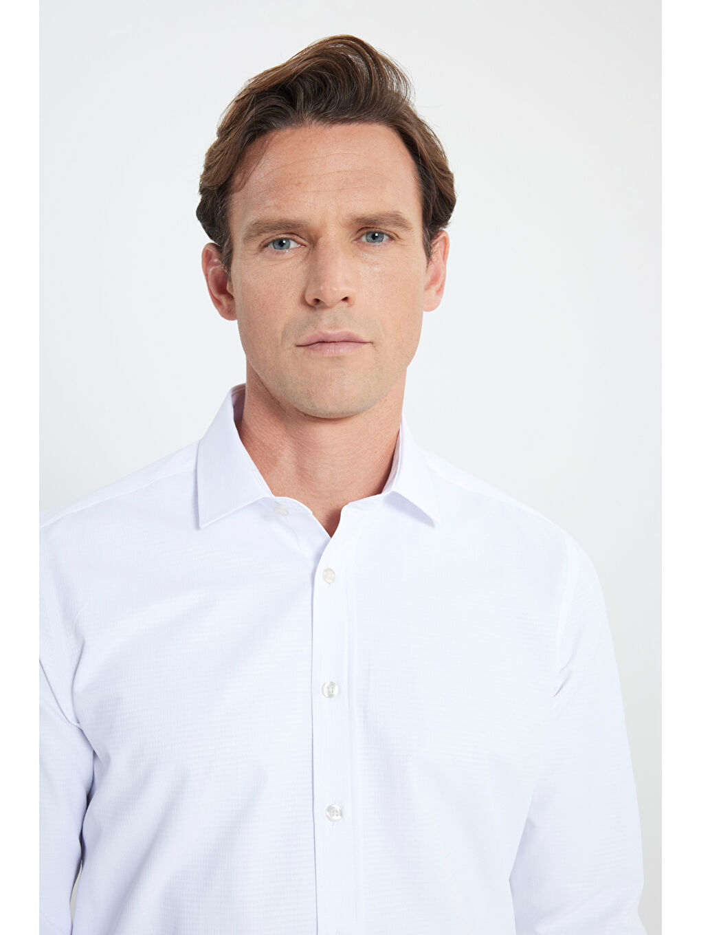 Erkek Beyaz Slim Fit Dar Kesim Klasik Yaka Armürlü Gömlek-3