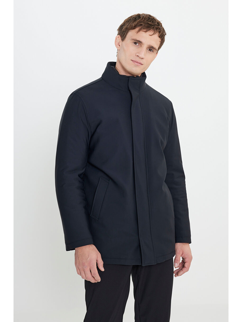 Erkek Siyah Sıcak Tutan Standart Fit Normal Kesim Dik Yaka Yan Cepli Kaban